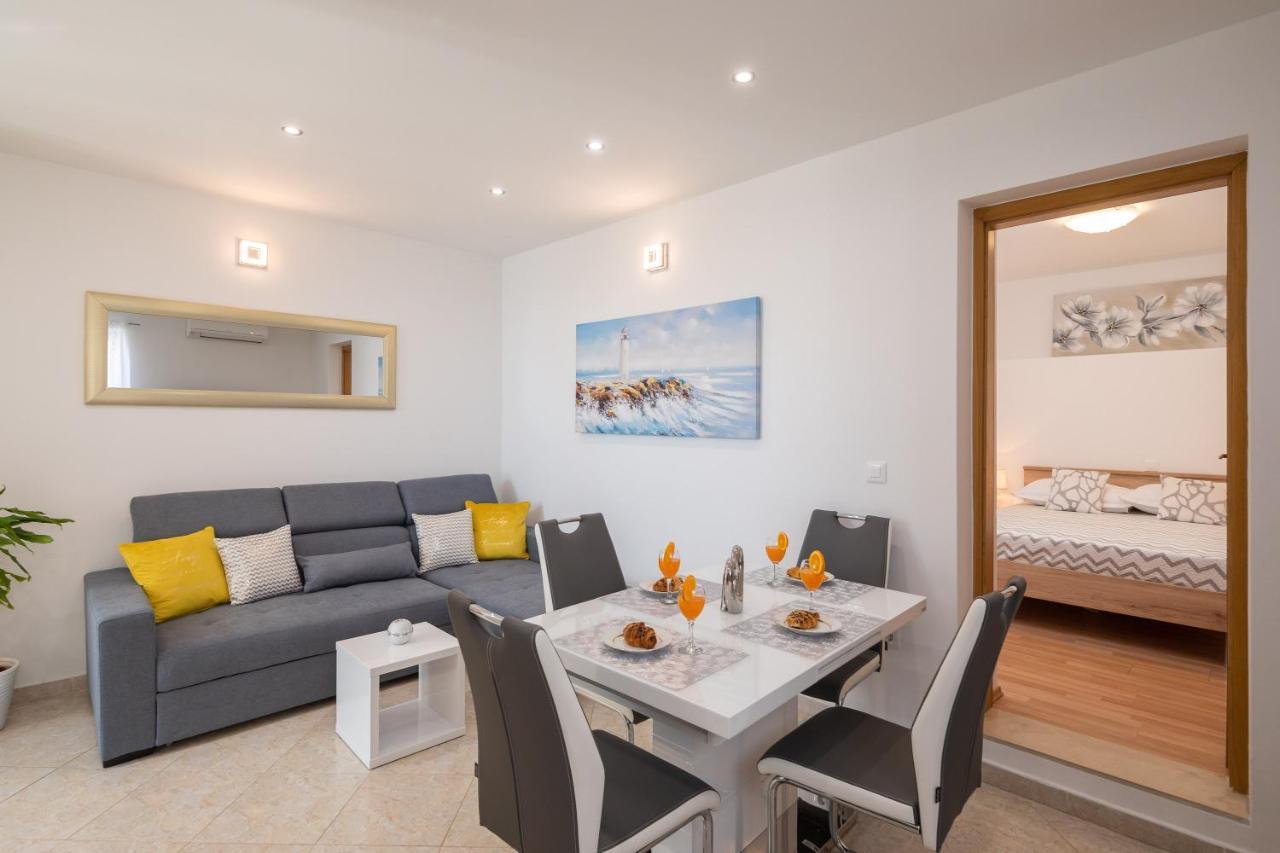 Fba Family Beach Apartments Omis Exterior photo