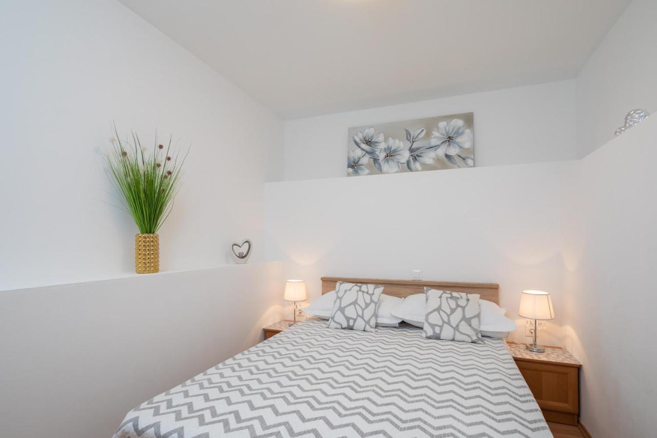 Fba Family Beach Apartments Omis Exterior photo